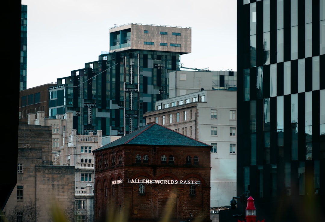 الدليل الشامل للذكاء الاصطناعي الذكاء الاصطناعي في عام 2025: من الأساسيات إلى التطبيقات المتقدمة